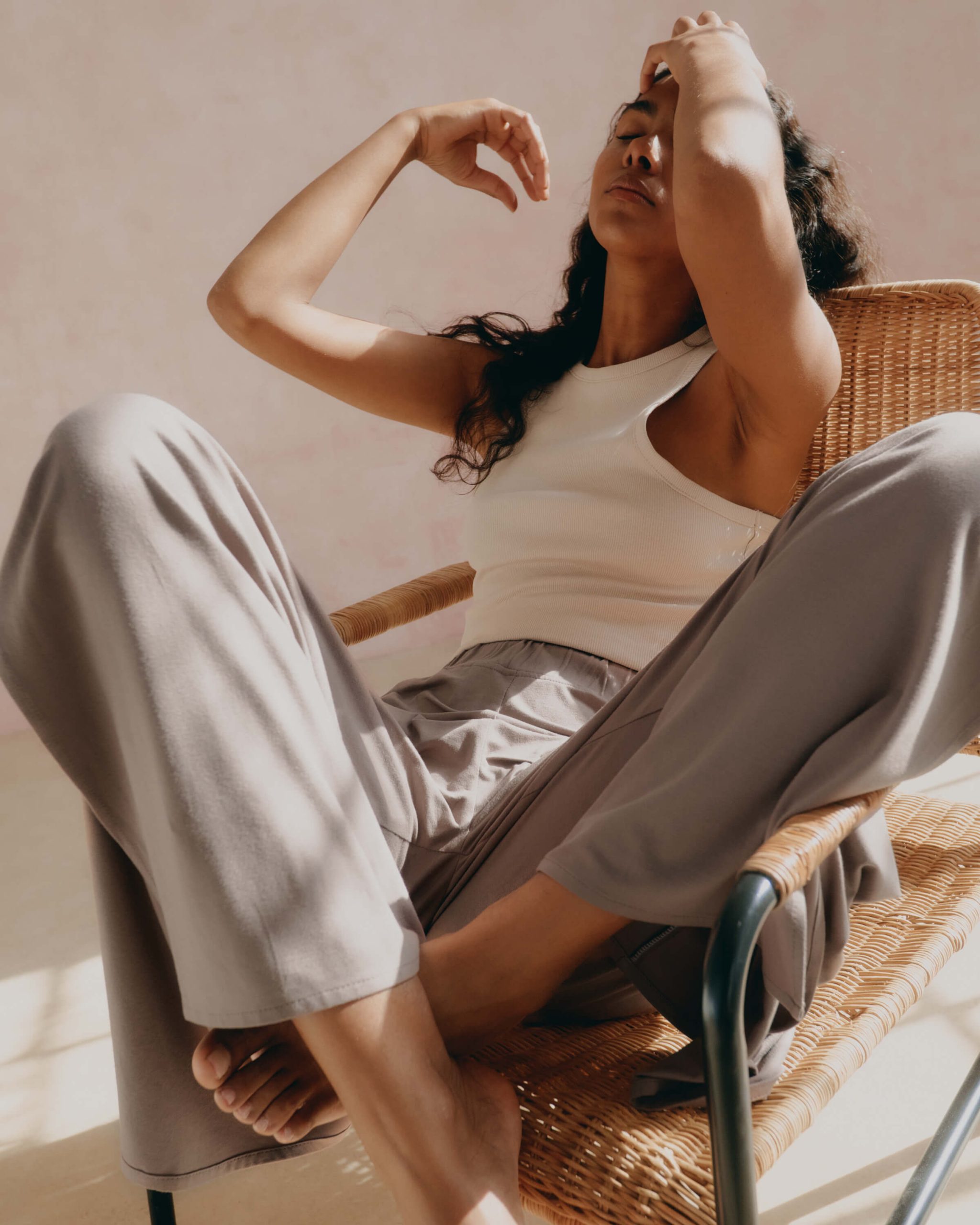 230508_asana_pants_lookbook_0913_3k_sRGB_web asana_flow_pants_stone