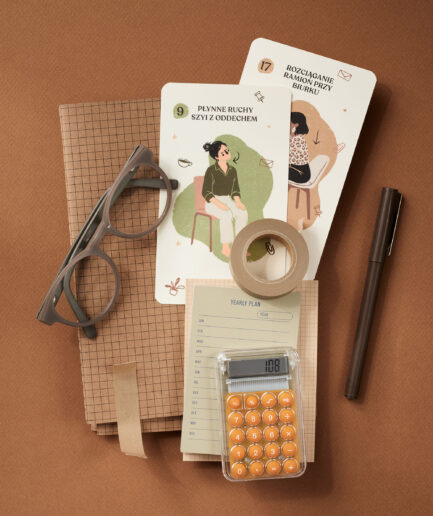 desk yoga joga przy biurku